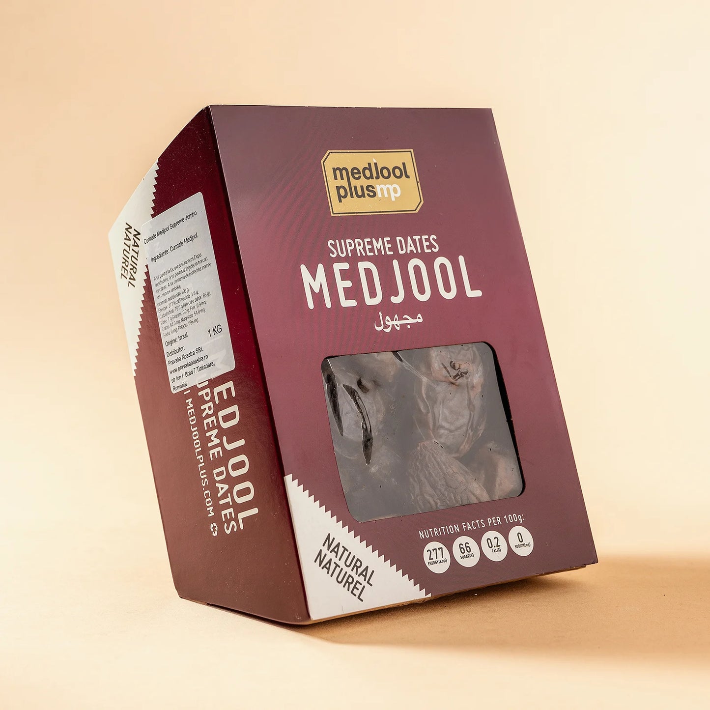 Cutie curmale Medjool mari și cremoase, origine Israel, supranumite „reginele curmalelor”, ideale ca îndulcitor natural sau gustare sănătoasă bogată în fibre.