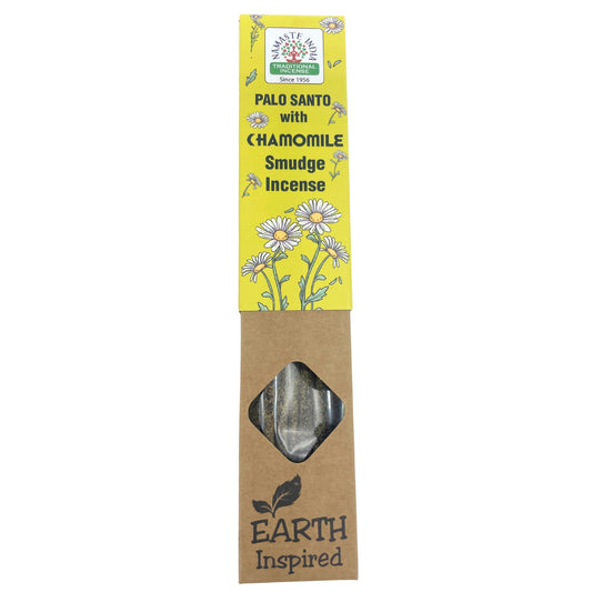 Bețișoare parfumate Namaste India Earth Inspired cu Palo Santo și mușețel, realizate manual din ingrediente naturale.